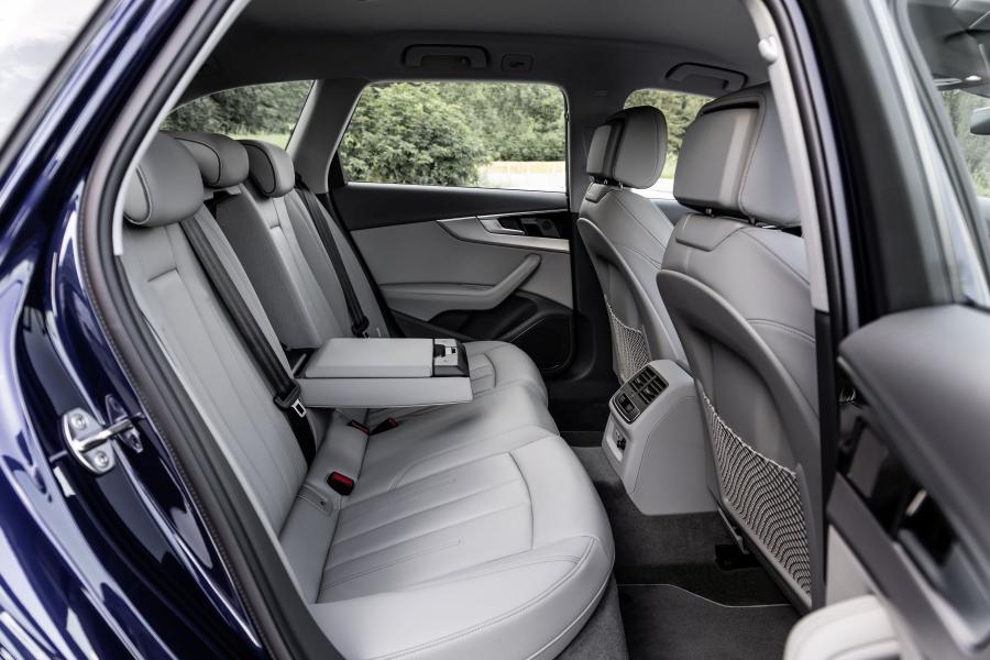 Интерьер Audi A4 Avant 35 TDI (B9) 2019 года  (WW) (фото 4 из 23)